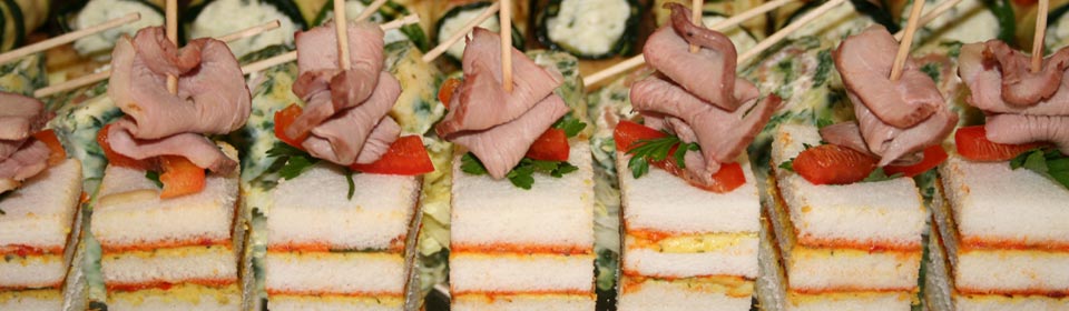 Fingerfood Tomaten-Paprika-Petit-Four Fingerfood Tomaten-Paprika-Petit-Four